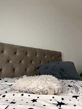 IrisBlues live XXX chat