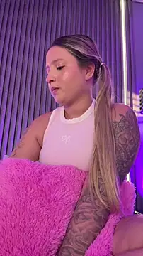 MiaPetit_'s Live XXX Chat