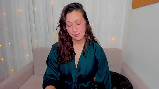 FieryHeart Adlı Modelin Canlı XXX Sohbeti