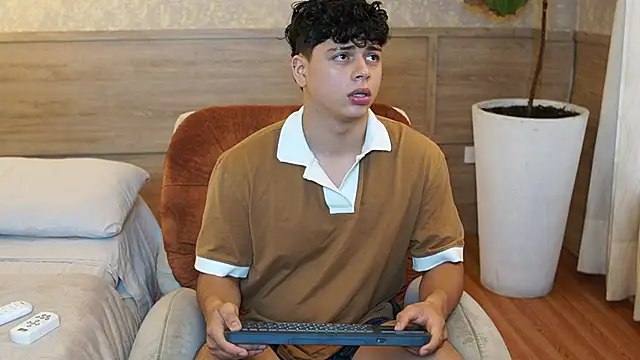 Czat XXX na żywo – Ethan_occonor