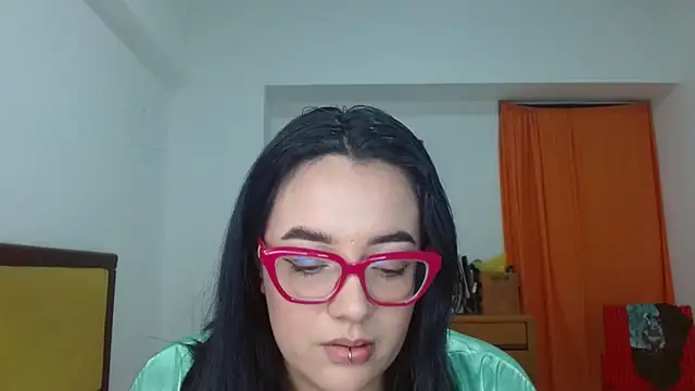 Chatroom XXX en direct de Nova-Satela