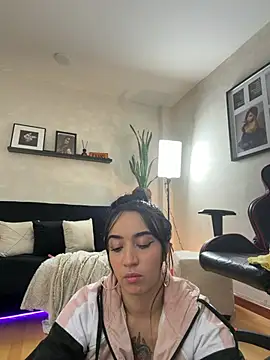 Chat XXX en directo de EmmyEvans1