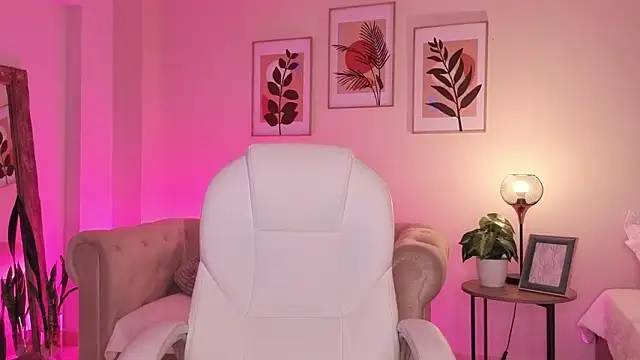 Chat +18 de DahianaWalcott ao vivo