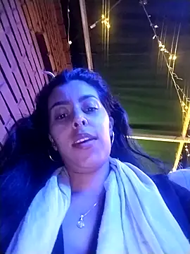 LuiannaのライブXXXチャット