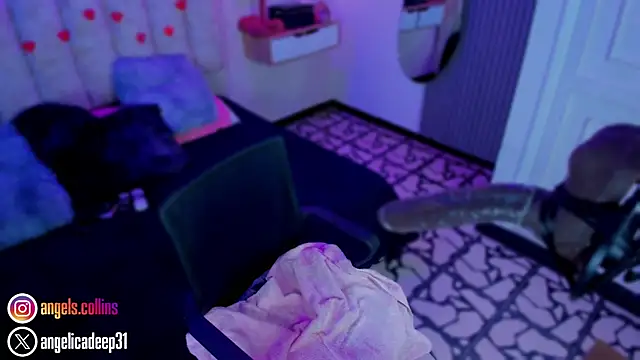 angels_collins élő XXX-chatje