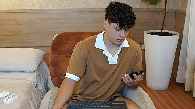 Chatroom XXX en direct de Ethan_occonor