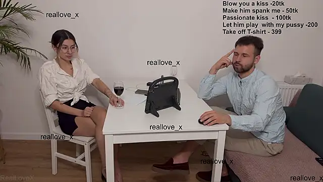 دردشة RealLoveX الجنسية المباشرة