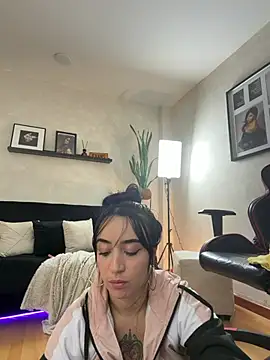 EmmyEvans1 – Naživo XXX chat