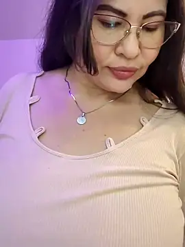 esmeralda_milf – Naživo XXX chat