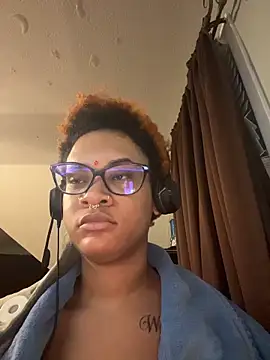 nickytheehawtie: онлайн-секс-чат