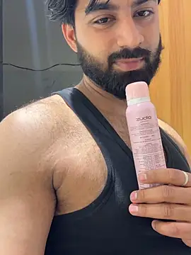 hottestboy03 Show in webcam