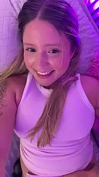 Онлайн чат XXX MiaPetit_