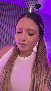 Chat XXX Live MiaPetit_