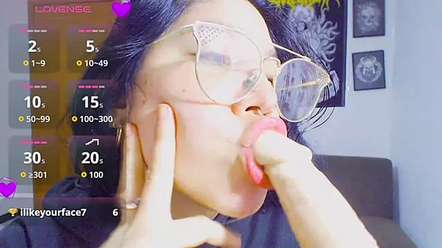 Chat +18 de sharonnleon ao vivo