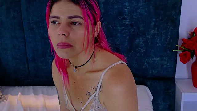 Chat +18 de Niky_santana ao vivo