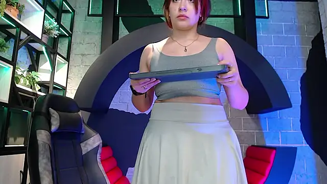 EmilyReddoll's Live XXX Chat