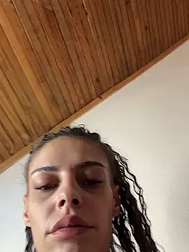 Онлайн чат XXX MonChery