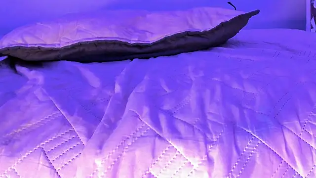 Chat +18 de kristyl_paez ao vivo