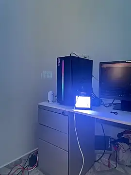 ninaht Show in webcam