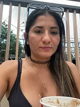 Chat +18 de AlejandritaMilano ao vivo