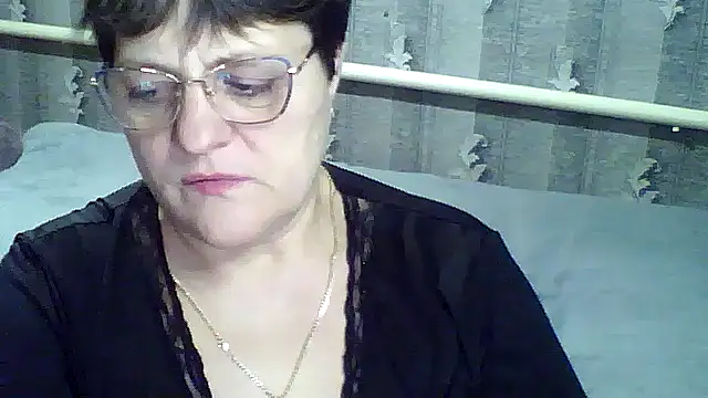 Chat +18 de ElzaJewel ao vivo