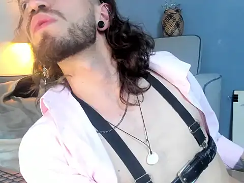 Show modela AngelDamianArt na web-kameri