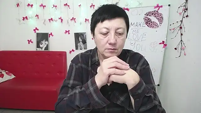 EmilyL0ve Live XXX-chat