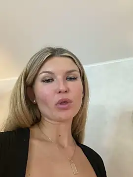 AngelMiaM Adlı Modelin Canlı XXX Sohbeti