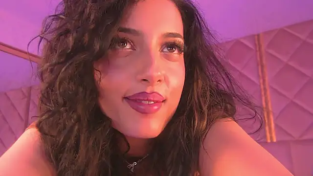 HeidiKendal Adlı Modelin Canlı XXX Sohbeti