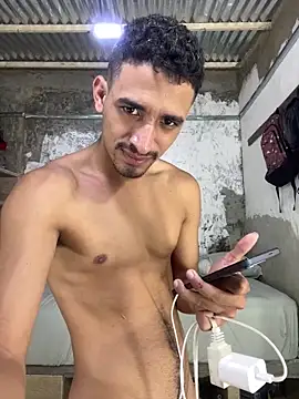 ikaro21 Adlı Modelin Canlı XXX Sohbeti