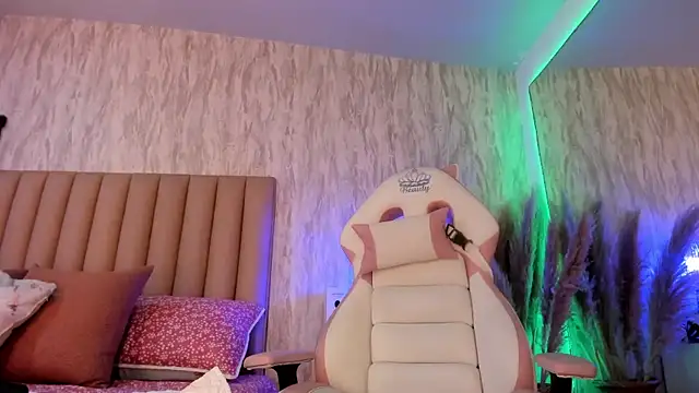 Emely_florence_ Obrolan Langsung XXX