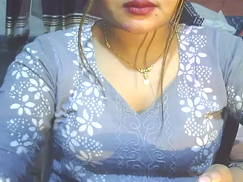 Nusrat_Faria Live XXX-Chat