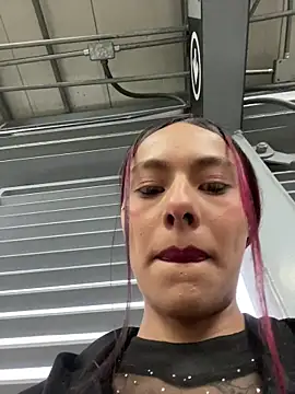 Emily-Fire Live XXX-Chat