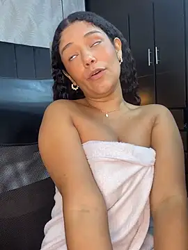 Miaafoxx__ Live XXX-chat