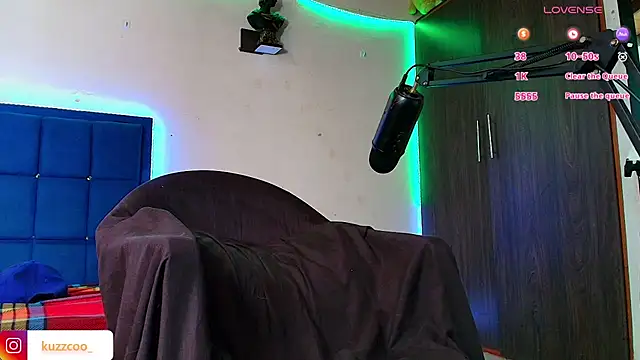 kuzzcoo Obrolan Langsung XXX