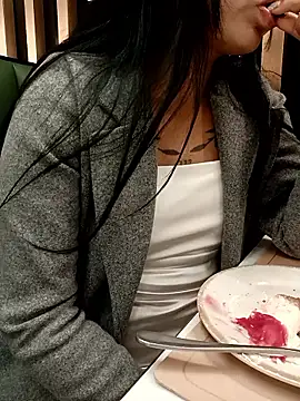 แชท XXX สดของ LunaHot_777