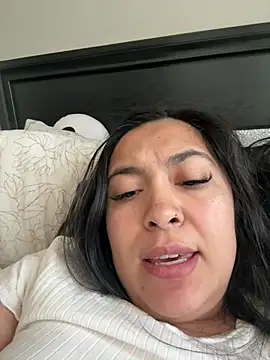 latina_curvy22's Webcam Show