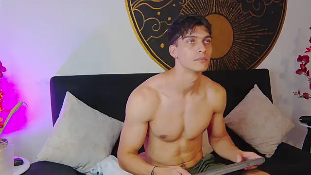 AlessioVitale 在線直播表演