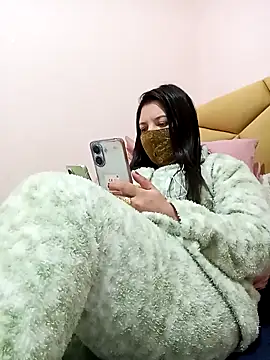 LONA-_- Adlı Modelin Canlı XXX Sohbeti