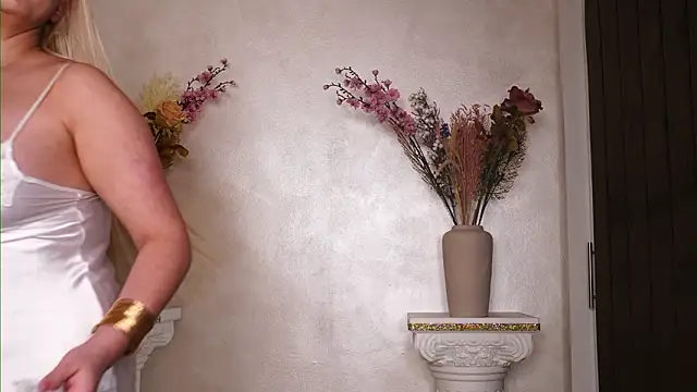 VictoriaMorrone Chat XXX in diretta