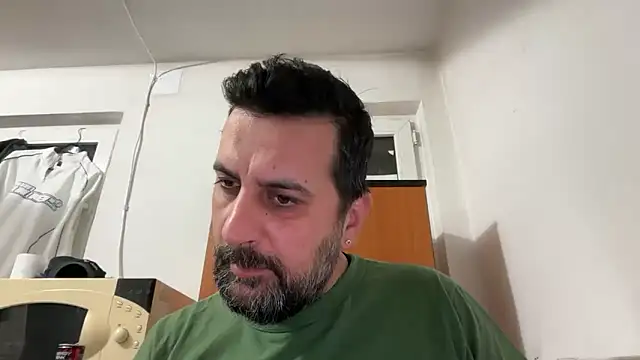 TARKAN1: διαδικτυακό σόου στην κάμερα