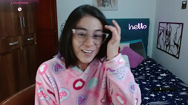 antonella_sweet33: онлайн-секс-чат