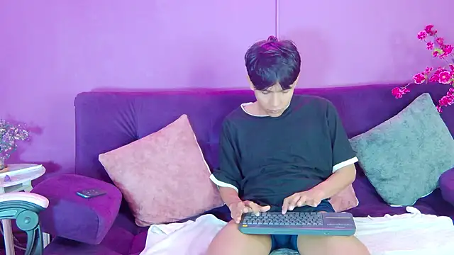 Chat +18 de Liam_Sinclair ao vivo