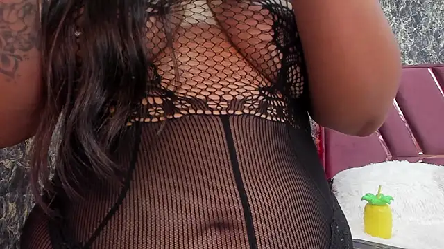 XXX chat uživo modela Karina_Andrade