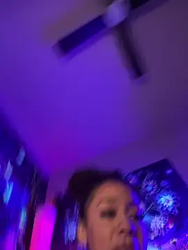 XXX chat uživo modela mixedbabygigi