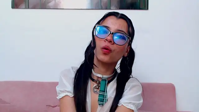 pinky_f00x Chat XXX in diretta