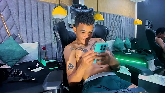 TylerGandi webcam show