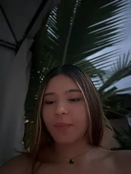 Chat +18 de Sofia-Velez ao vivo