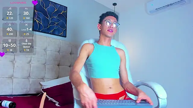 twink_royale18 现场XXX聊天