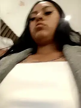 Chat XXX en directo de LunaHot_777